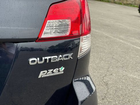 Used 2014 Subaru Outback 2.5i Premium AWD/4WD image 10