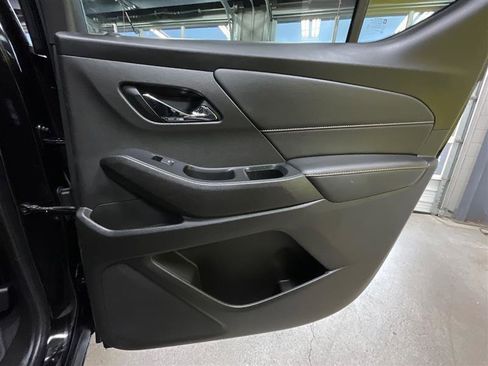 Used 2021 Chevrolet Traverse LS image 22