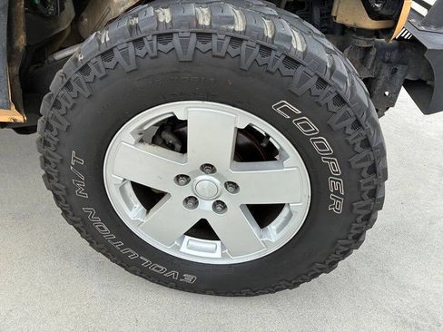 Used 2013 Jeep Wrangler Sport AWD/4WD image 37