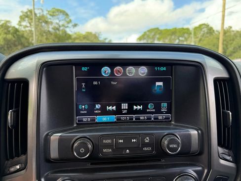 Used 2017 Chevrolet Silverado 1500 LTZ Z71 image 30