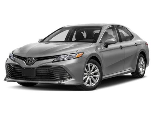 Used 2019 Toyota Camry LE image 1
