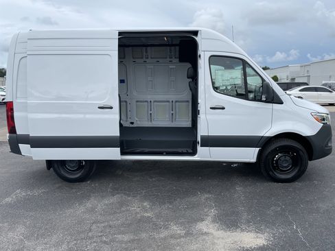 New 2026 Mercedes-Benz Sprinter 2500 image 4