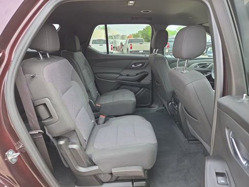 Used 2023 Chevrolet Traverse LT FWD image 26