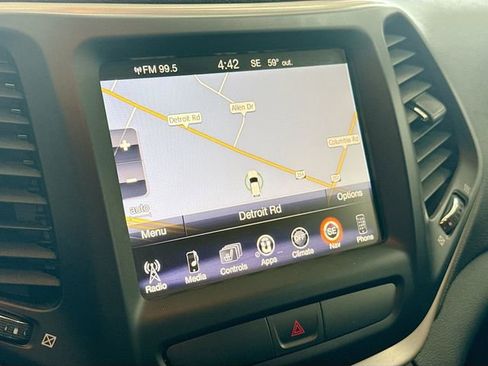 Used 2016 Jeep Cherokee Limited image 14