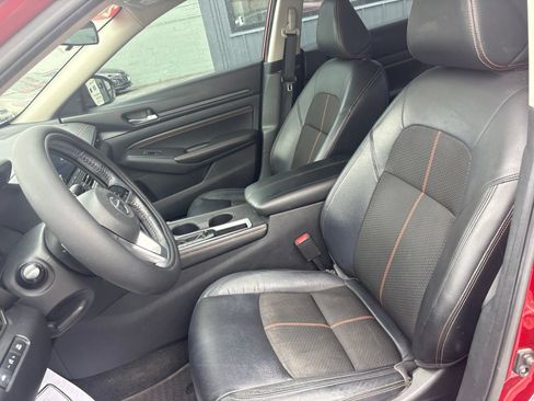 Used 2019 Nissan Altima 2.5 SR FWD image 11