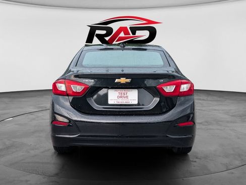 Used 2018 Chevrolet Cruze LT FWD image 4