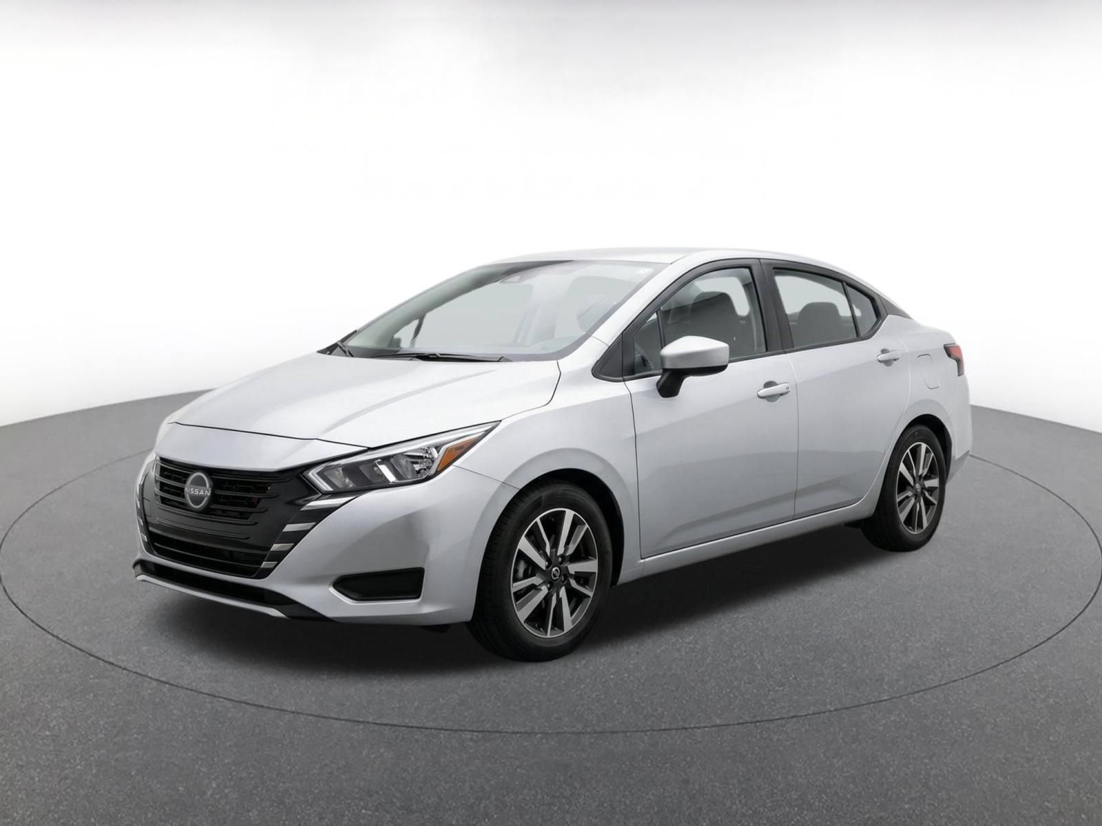 Used 2025 Nissan Versa SV FWD image 3