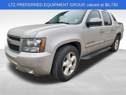 Used 2007 Chevrolet Avalanche LTZ w/ LTZ Preferred Equipment Group image 2