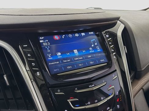 Used 2020 Cadillac Escalade Luxury image 17