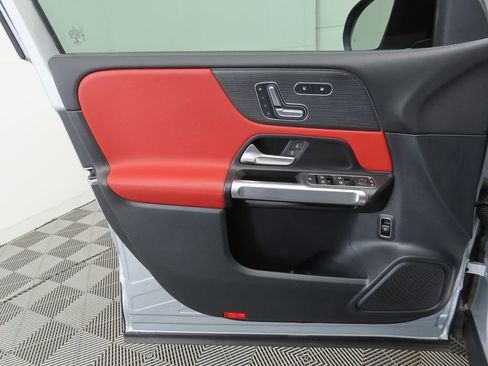 Certified 2022 Mercedes-Benz GLB 250 image 24