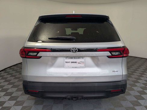 Used 2024 Toyota Grand Highlander FWD image 6