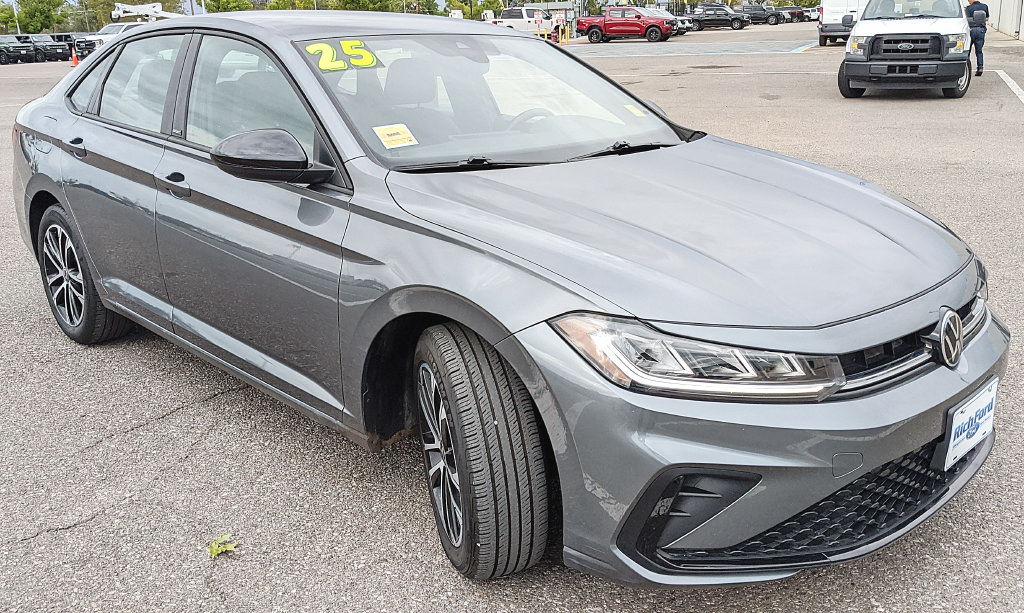Used 2025 Volkswagen Jetta Sport FWD image 1