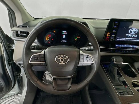 Certified 2024 Toyota Sienna XLE image 14