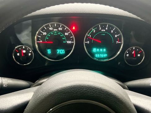 Used 2016 Jeep Wrangler Unlimited Sahara w/ Connectivity Group AWD/4WD image 22