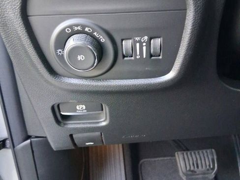 New 2025 Jeep Grand Cherokee L Limited w/ Trailer Tow Package image 31