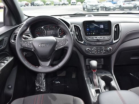 Used 2024 Chevrolet Equinox RS AWD/4WD image 17