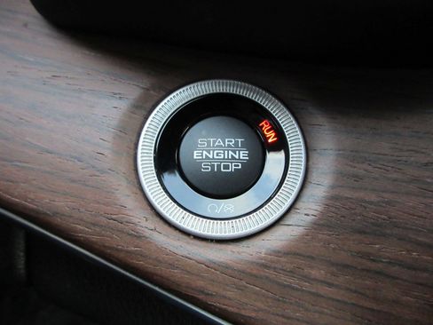 Used 2023 Jeep Grand Cherokee Summit w/ Luxury Tech Group V image 41