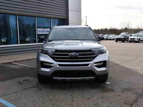 Used 2023 Ford Explorer XLT w/ Equipment Group 202A image 10