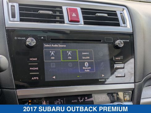 Used 2017 Subaru Outback 2.5i Premium image 22