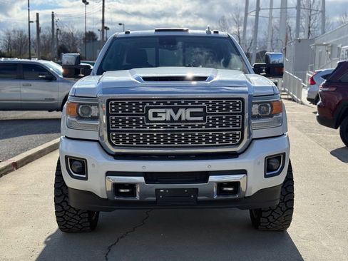 Used 2019 GMC Sierra 2500 Denali w/ Duramax Plus Package image 3