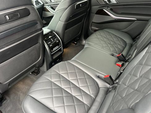 Certified 2023 BMW X7 xDrive40i w/ Premium Package image 14