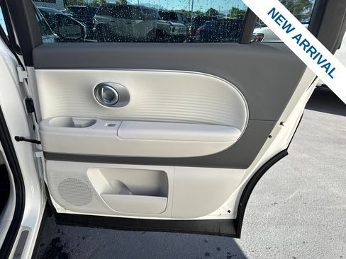 Used 2026 Hyundai Ioniq 9 SEL AWD/4WD image 13