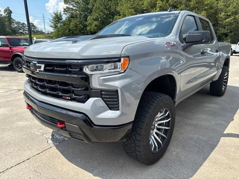 Used 2024 Chevrolet Silverado 1500 LT Trail Boss w/ Convenience Package II AWD/4WD image 5