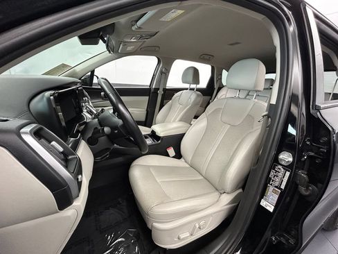 Used 2023 Kia Sorento S FWD image 51