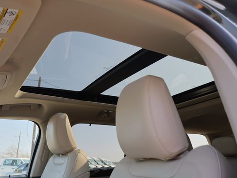 Used 2022 Ford Explorer Platinum w/ Equipment Group 601A image 16