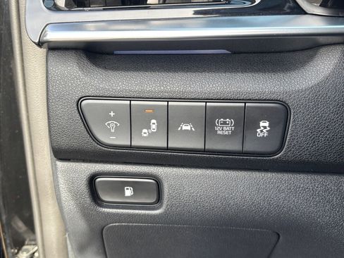 Used 2021 Kia Niro LXS image 30