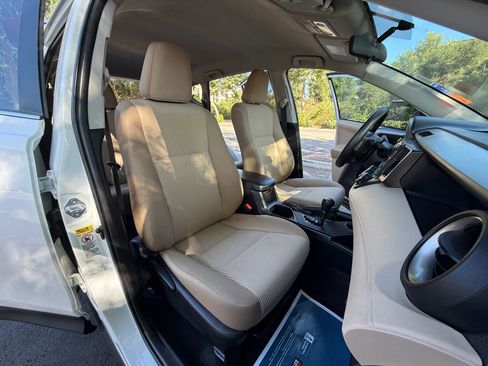 Used 2013 Toyota RAV4 LE AWD/4WD image 14