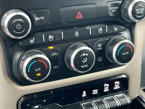 Used 2020 RAM 1500 Laramie AWD/4WD image 18