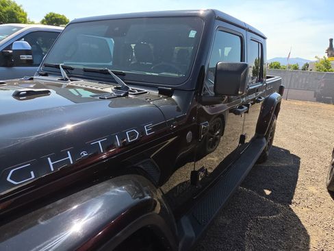 Used 2025 Jeep Gladiator Sport AWD/4WD image 10