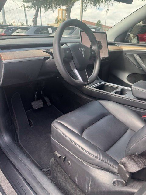 Used 2025 Tesla Model Y Long Range RWD image 14