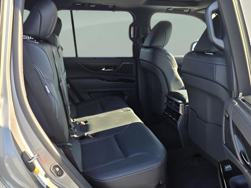 New 2026 Lexus LX 700h Luxury image 11