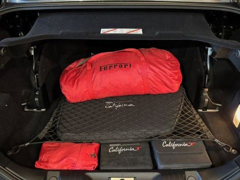 Used 2017 Ferrari California T RWD image 46