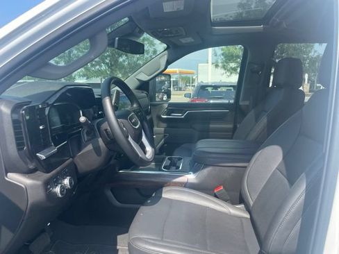 Used 2025 GMC Sierra 3500 SLT w/ SLT Convenience Package AWD/4WD image 8
