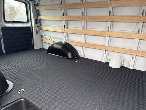 Used 2024 Chevrolet Express 2500 w/ Driver Convenience Package image 12