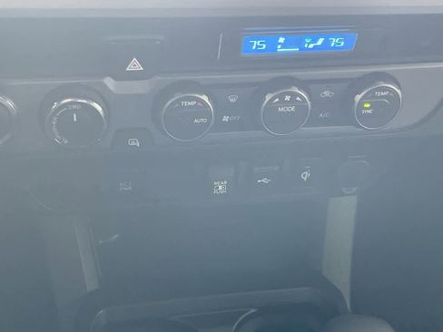 Used 2023 Toyota Tacoma TRD Off-Road image 19