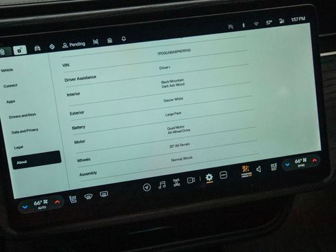 Used 2023 Rivian R1S Adventure AWD/4WD image 4