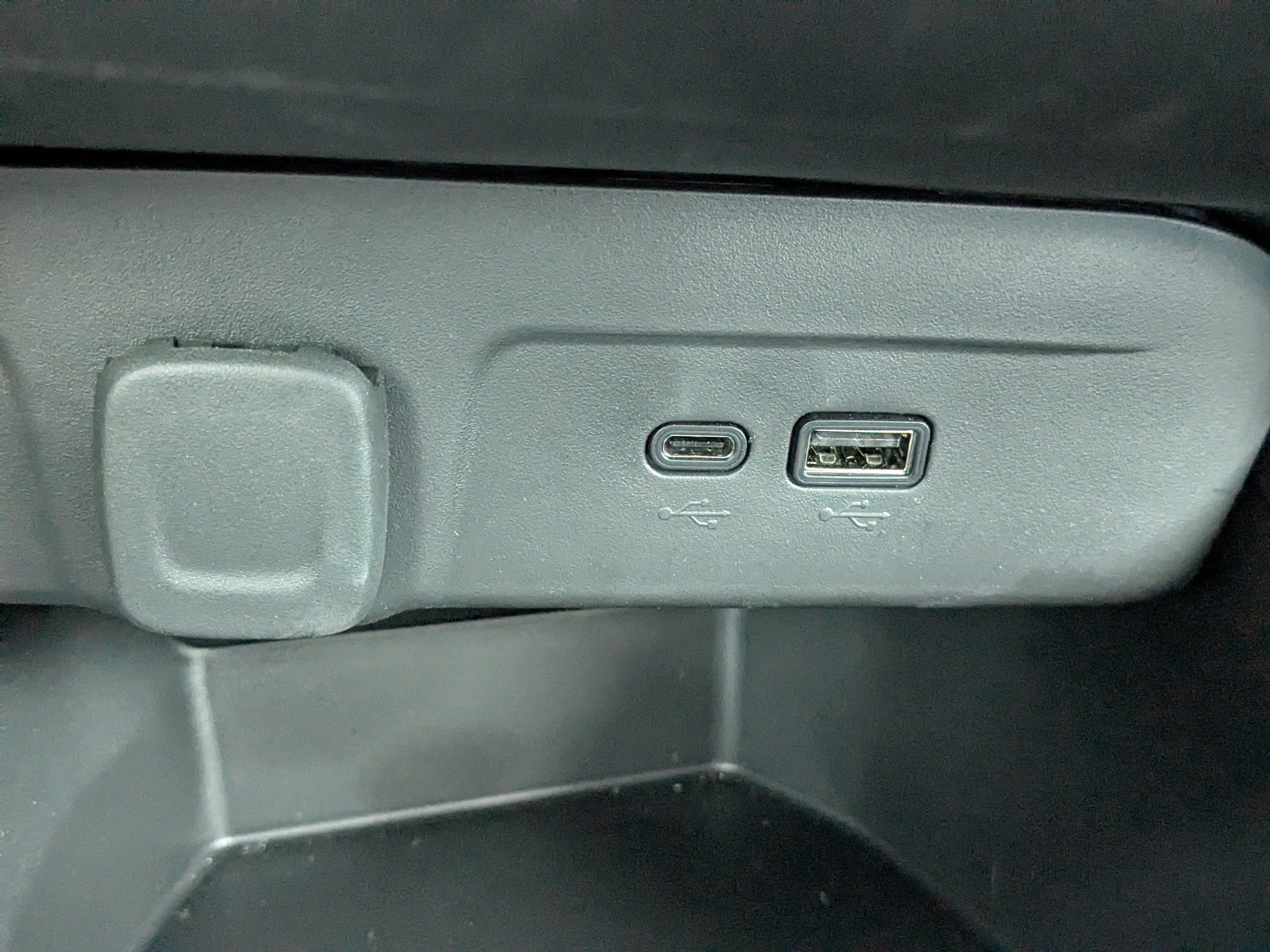 Used 2025 Chevrolet Trax RS w/ Driver Confidence Package FWD image 22