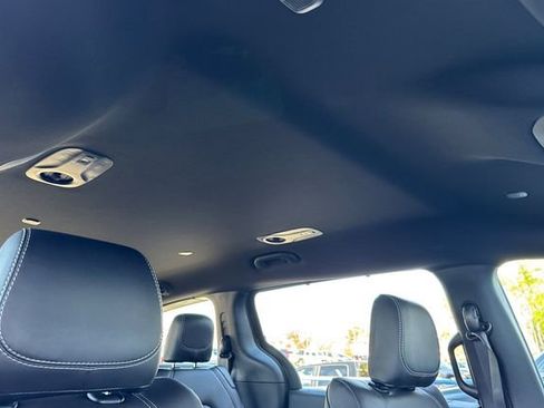 New 2025 Chrysler Voyager LX image 18