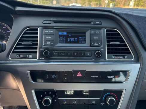 Used 2015 Hyundai Sonata SE image 15