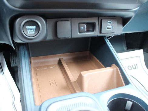 Used 2024 Ford Maverick Lariat image 40