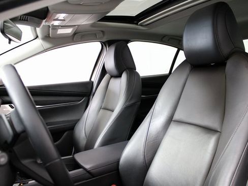 Used 2023 MAZDA MAZDA3 s image 13