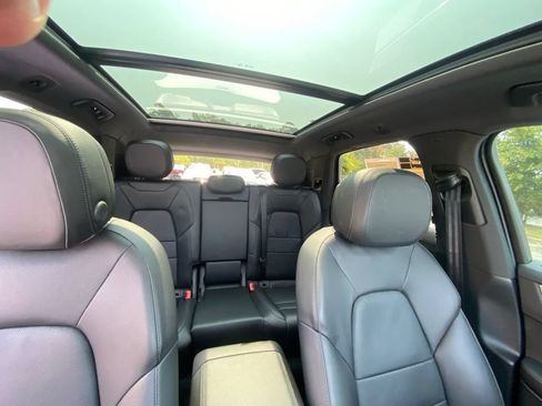 Used 2024 Porsche Cayenne AWD/4WD image 28