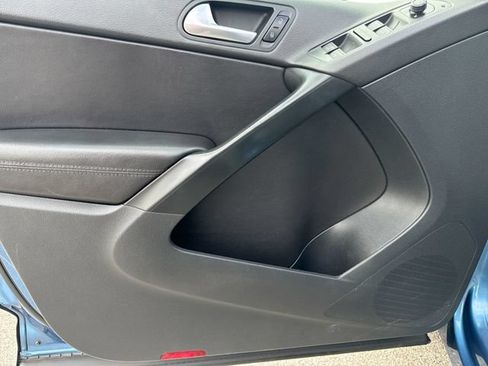 Used 2017 Volkswagen Tiguan S FWD image 21