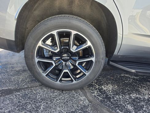 Used 2023 Chevrolet Tahoe RST AWD/4WD image 14