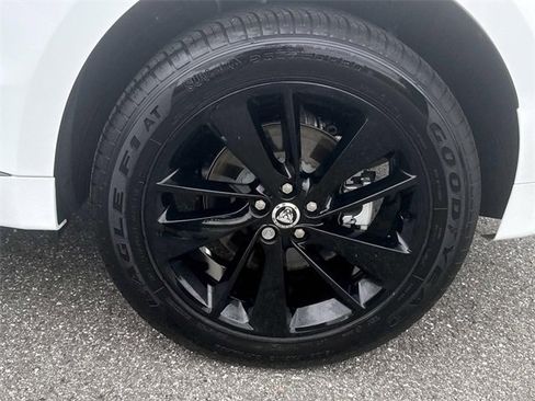 New 2025 Jaguar F-PACE R-Dynamic S image 3