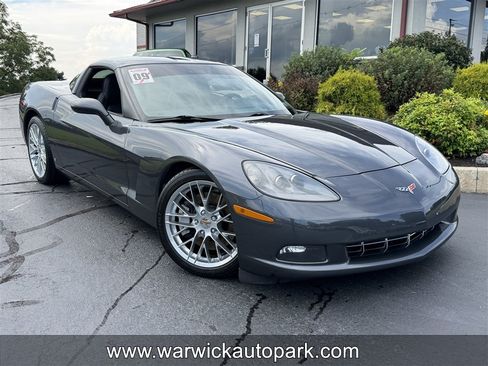 Used 2009 Chevrolet Corvette Coupe w/ Preferred Equipment Group RWD image 2